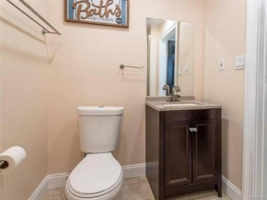 Home Away From Home On Lasalle - 3 Bd 2 Bth Slps 6 نياغارا فالس، نيويورك المظهر الخارجي الصورة