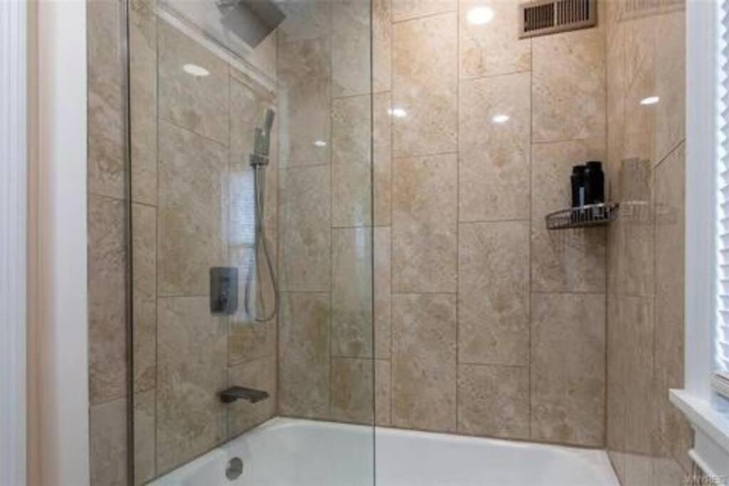 Home Away From Home On Lasalle - 3 Bd 2 Bth Slps 6 نياغارا فالس، نيويورك المظهر الخارجي الصورة