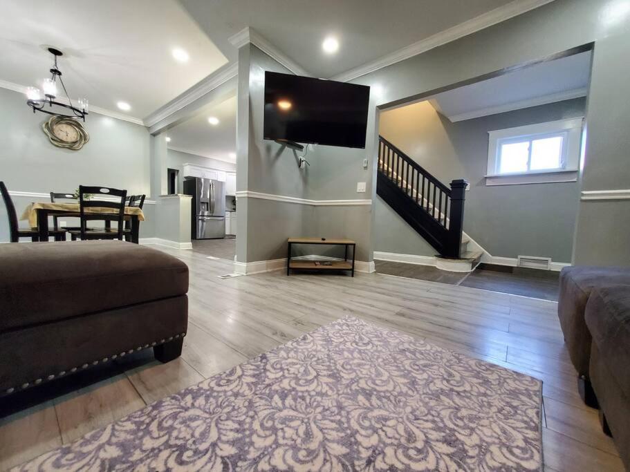 Home Away From Home On Lasalle - 3 Bd 2 Bth Slps 6 نياغارا فالس، نيويورك المظهر الخارجي الصورة