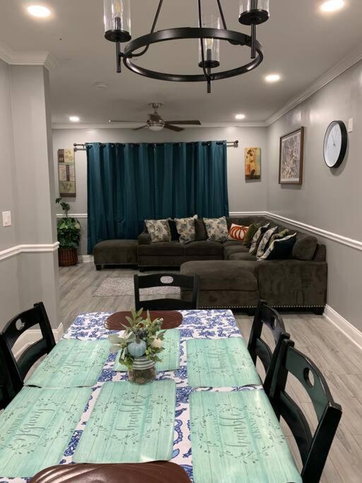 Home Away From Home On Lasalle - 3 Bd 2 Bth Slps 6 نياغارا فالس، نيويورك المظهر الخارجي الصورة