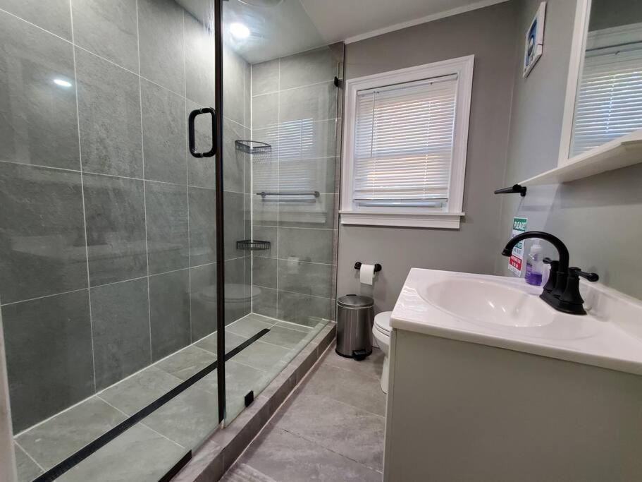 Home Away From Home On Lasalle - 3 Bd 2 Bth Slps 6 نياغارا فالس، نيويورك المظهر الخارجي الصورة